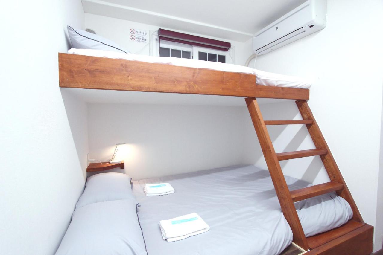 I Osaka House Hotel Екстериор снимка